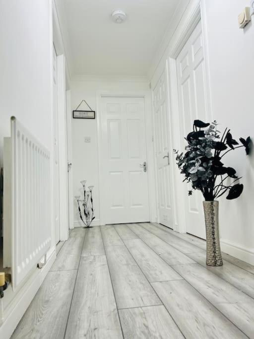 Superb 2 Bedroom Apartment With Free Parking Edinburgh Eksteriør bilde