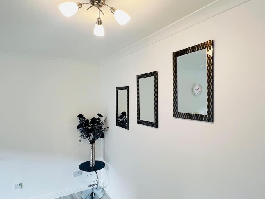 Superb 2 Bedroom Apartment With Free Parking Edinburgh Eksteriør bilde
